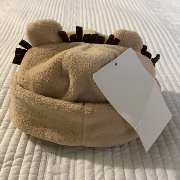 Vintage Carter’s (sample) fuzzy lion cuff hat with chinstrap - Picture 2 of 6